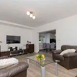 Velaria With Private Pool Villa
