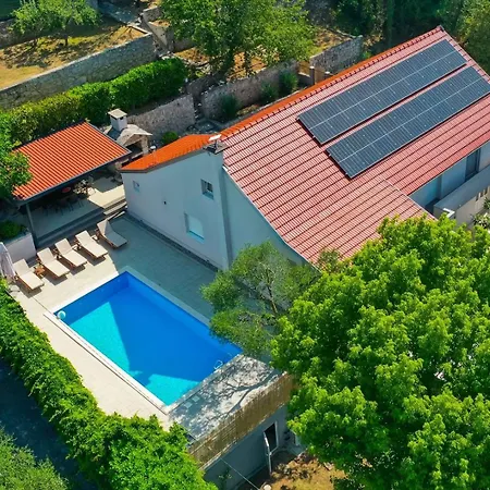 Vila Velaria With Private Pool