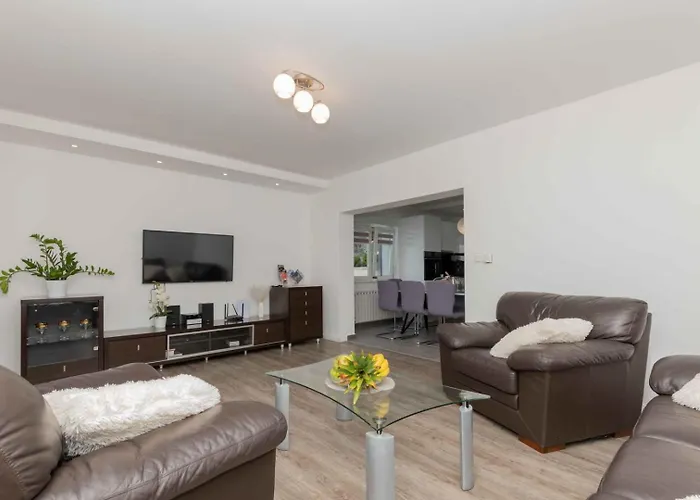 Velaria With Private Pool Vila