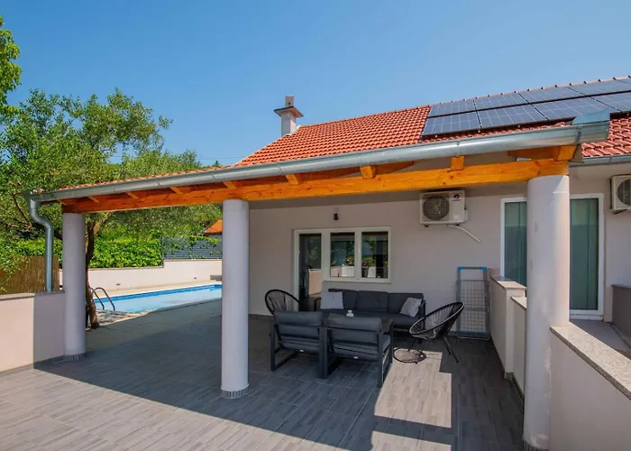 Velaria With Private Pool Vila *